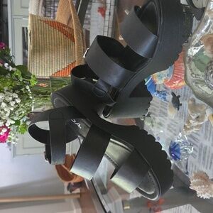 Black Platform Sandals 6.5